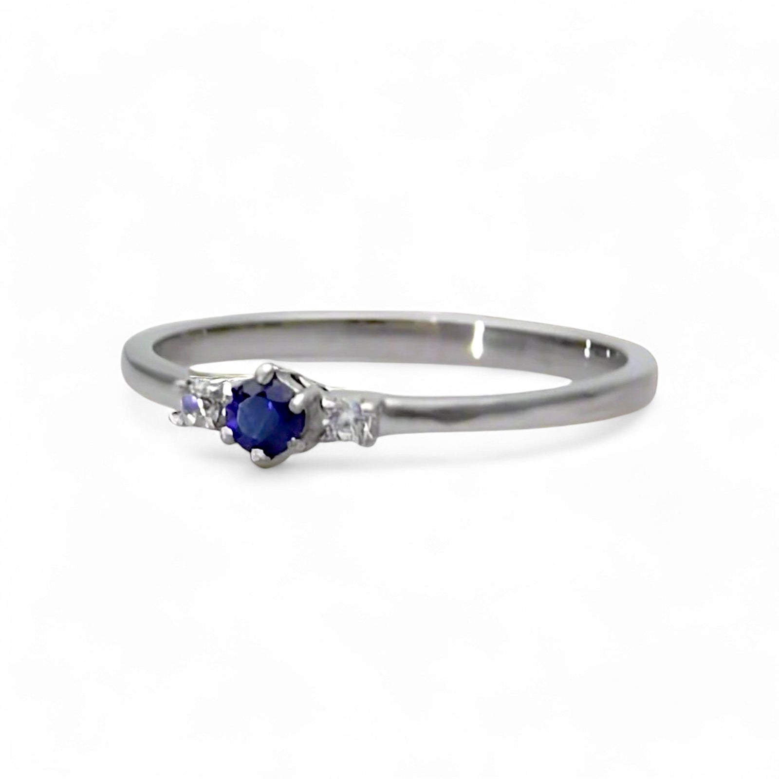 0.20CT Round Lab Sapphire Moissanite Ring - GEMPARA