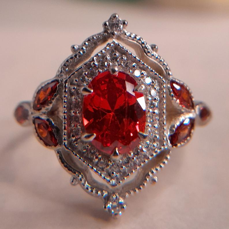 Regal Garnet Ring - GEMPARA