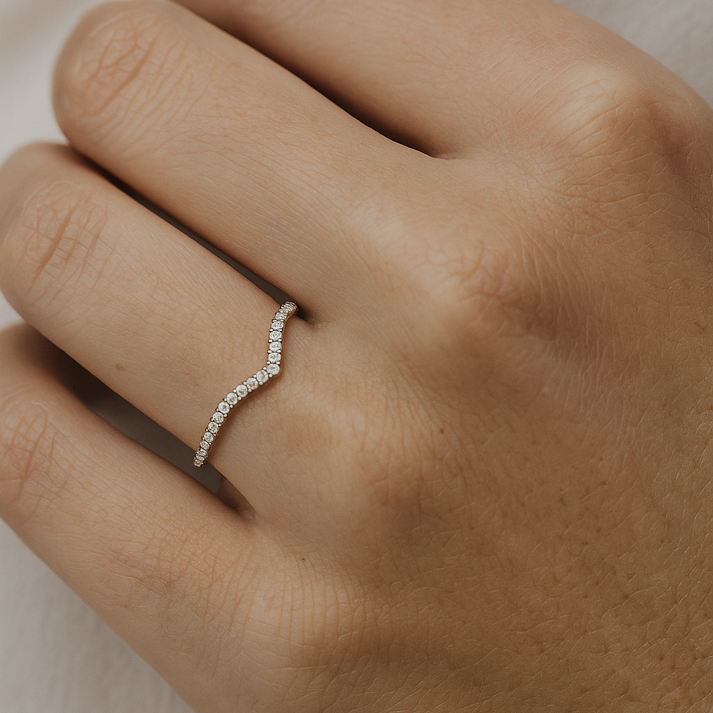 Chevron Pavé Diamond Contour Band - 14K Solid Gold (SI–G/H Minimum)