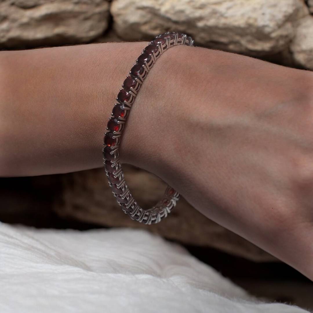 8CT Natural Garnet  – Classic Linear Tennis Bracelet - GEMPARA