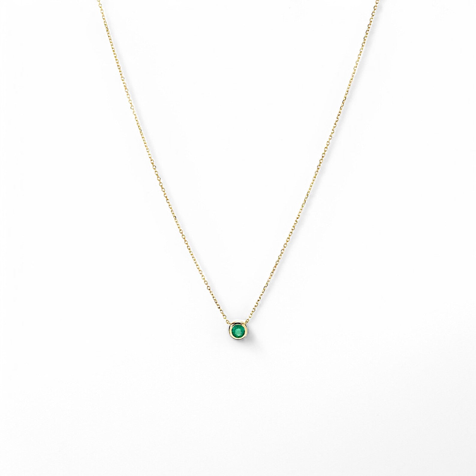 Elegant Minimalist Emerald Necklace - GEMPARA