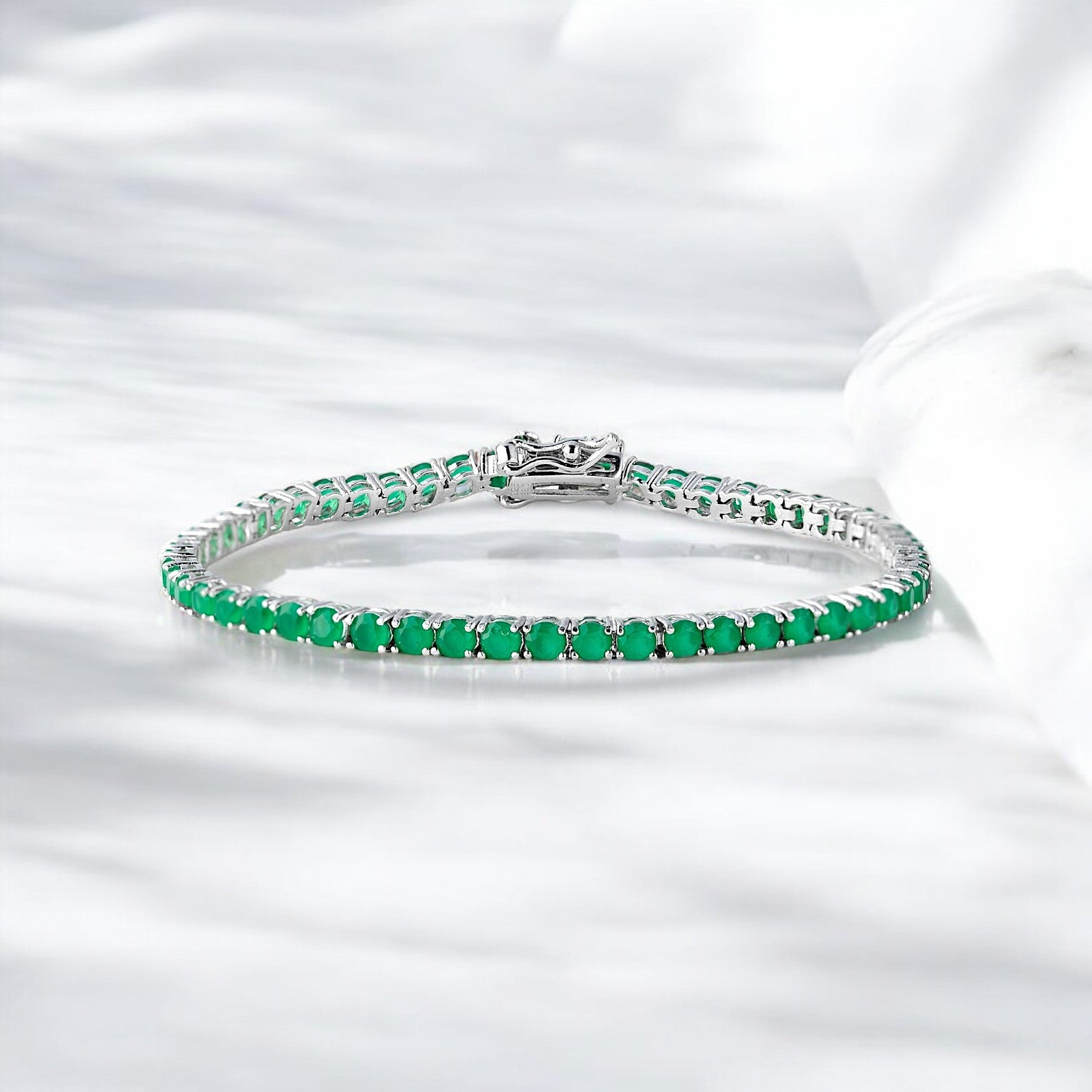 Round Lab Emerald Classic Tennis Bracelet - GEMPARA