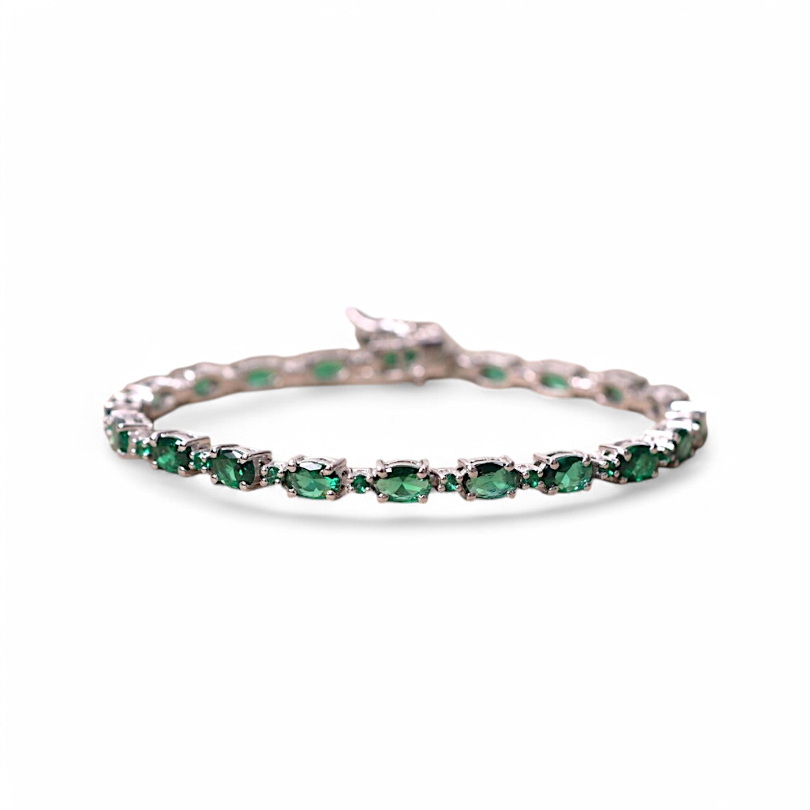 Vine Oval Emerald Bracelet - GEMPARA