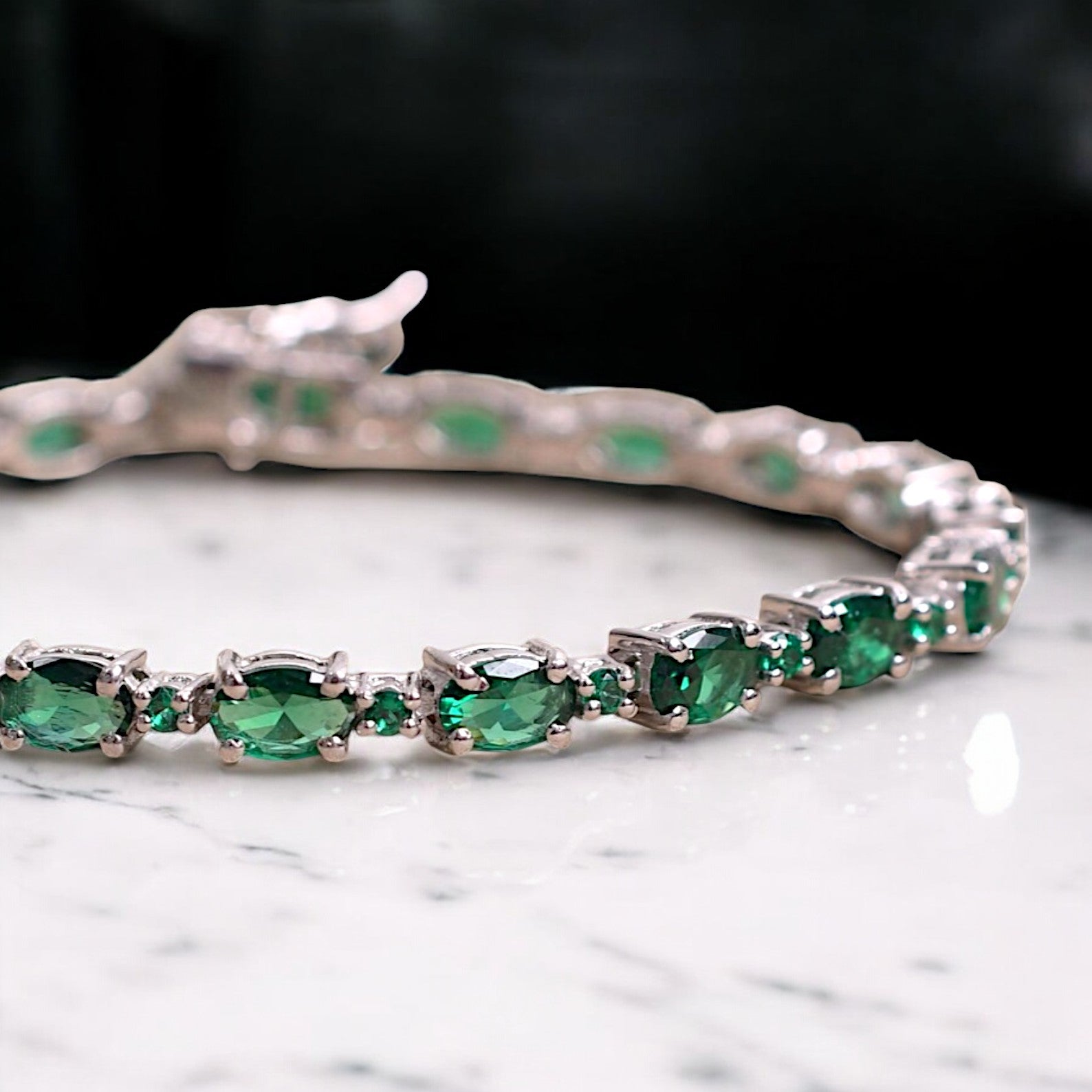 Vine Oval Lab Emerald Bracelet - GEMPARA