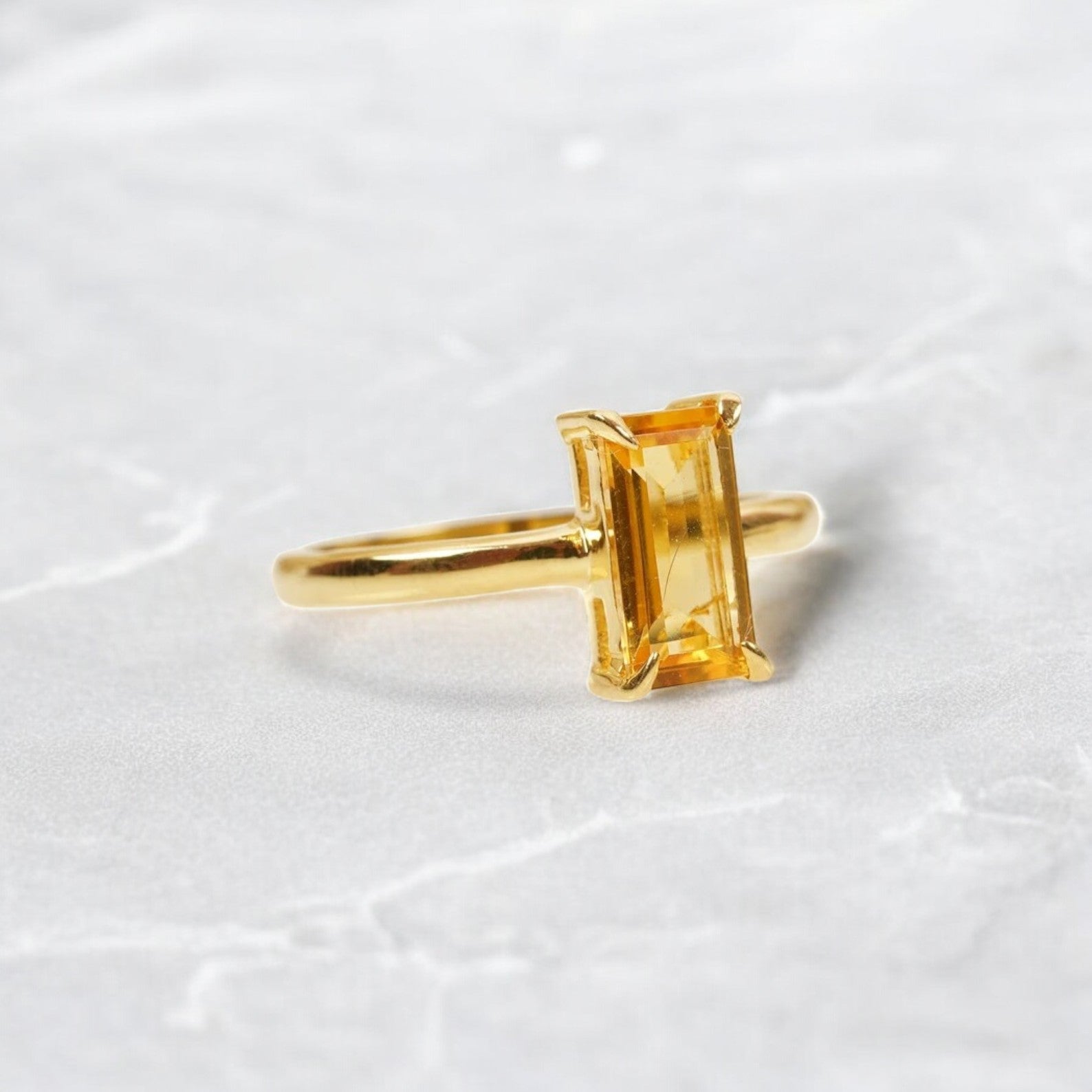 Vitrine Baguette-Cut Citrine Solitaire Ring - GEMPARA