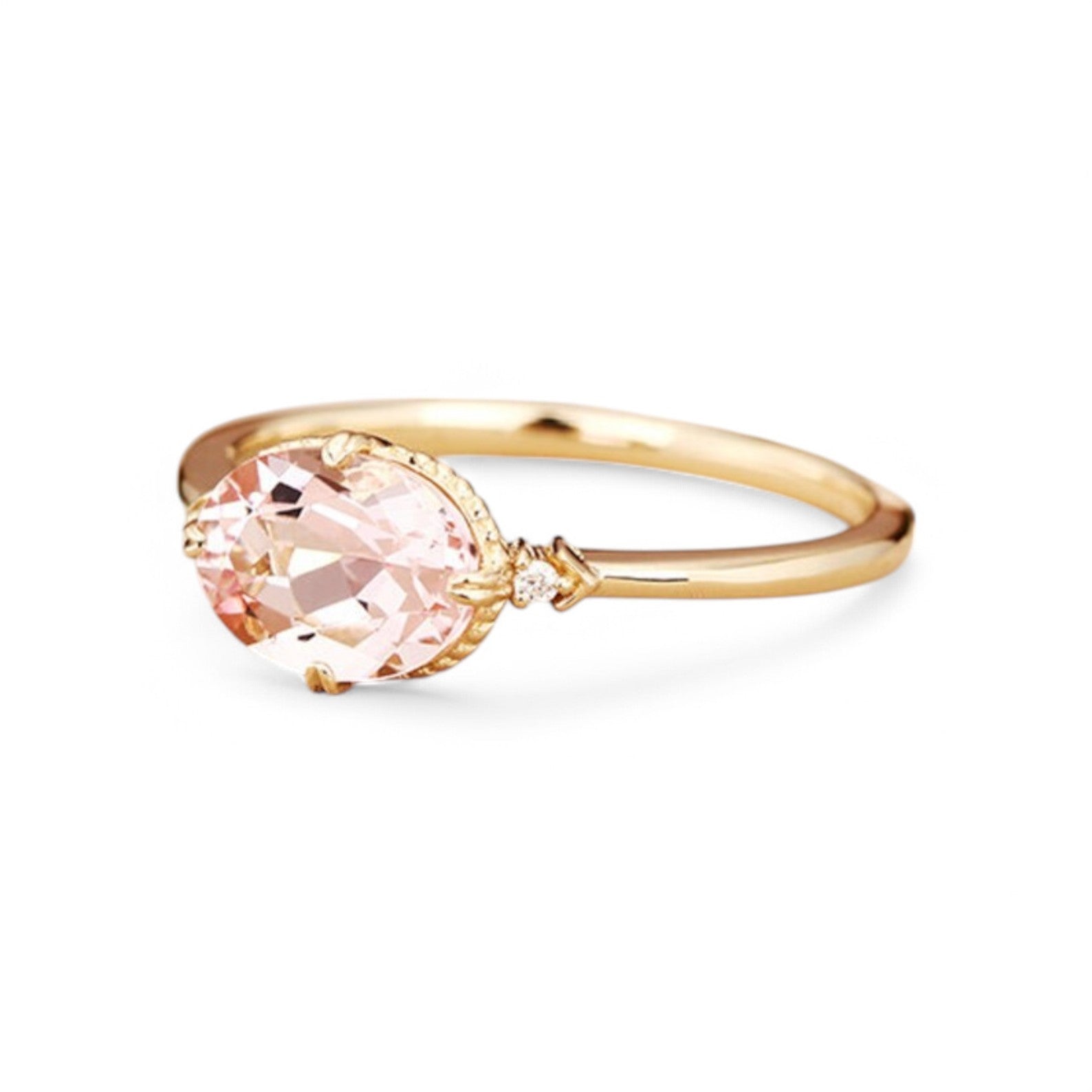 Oval Solitaire Morganite East West Ring - GEMPARA