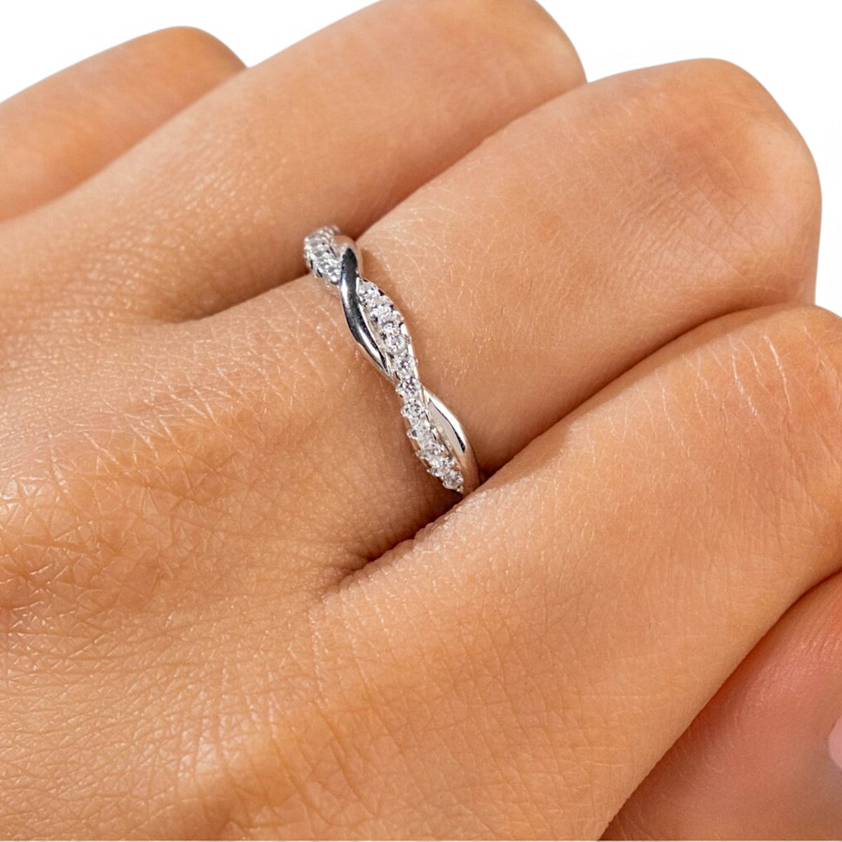 Silver Twisted Rope with Round cut Moissanite Ring